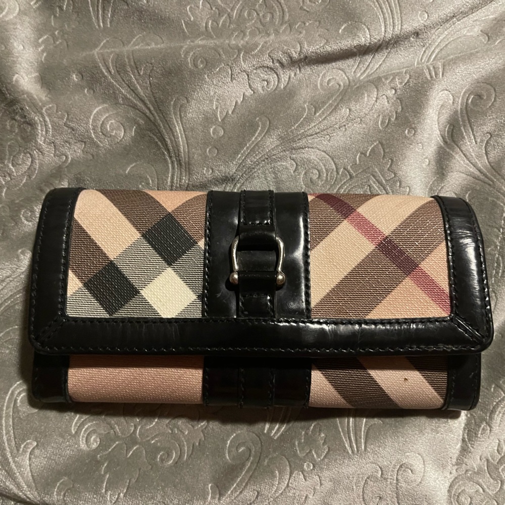 Burberry wallet